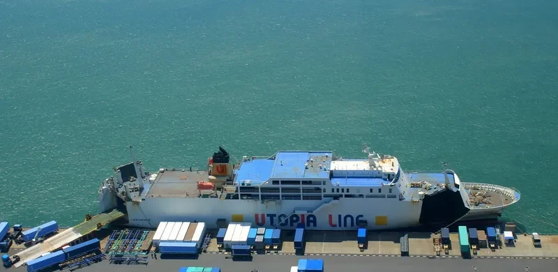 UTOPIA IV Ro-Ro IMO 9045895 photo 4