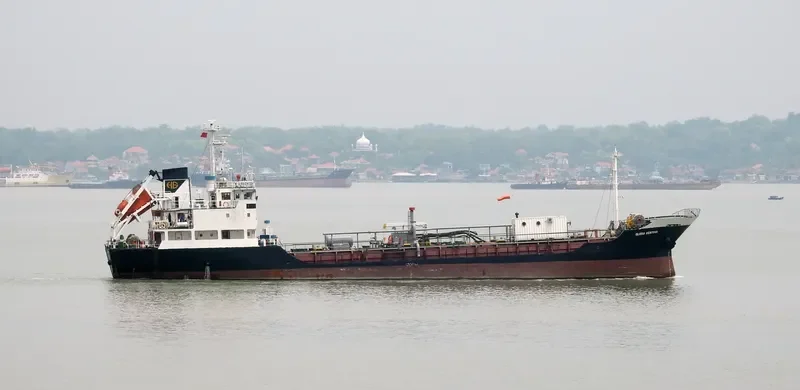 GLORIA SENTOSA Tanker IMO 9047958 photo 2