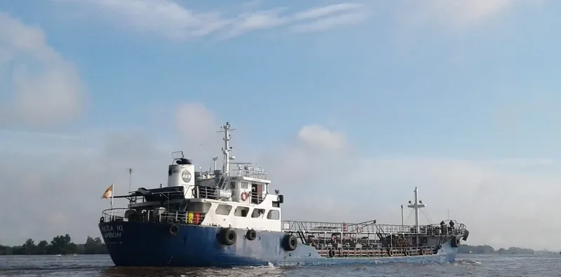 AKRA 10 Tanker IMO 9049748 photo 4