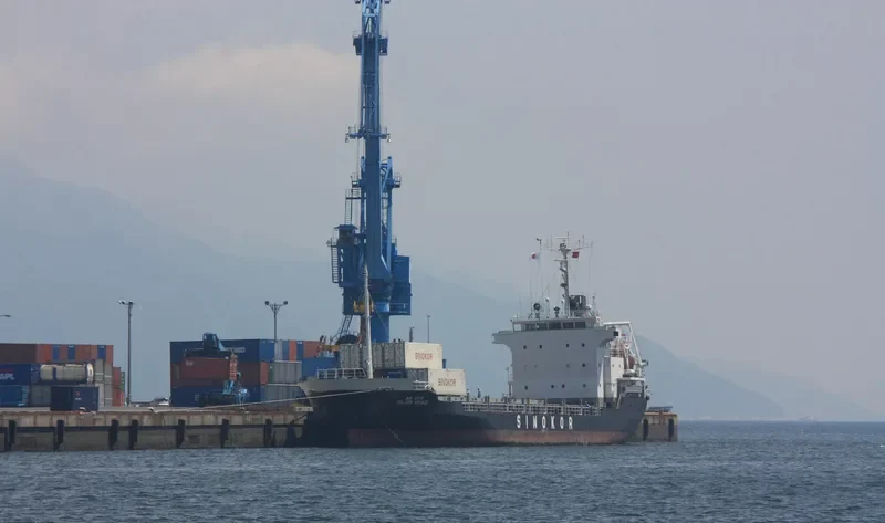 OCEAN TRADER Container Ship IMO 9056739 photo 5