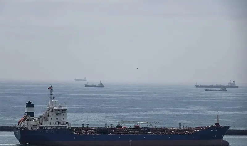 ORIENT WELL Tanker IMO 9059688 photo 2