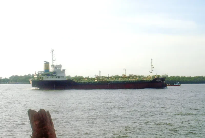 SUCHANYAPORN Tanker IMO 9063495 photo 10