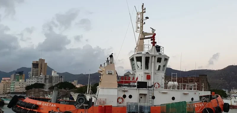 TUG SIR GAETAN General Cargo IMO 9065340 photo 3