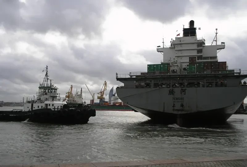 TENG HE Container Ship IMO 9067570