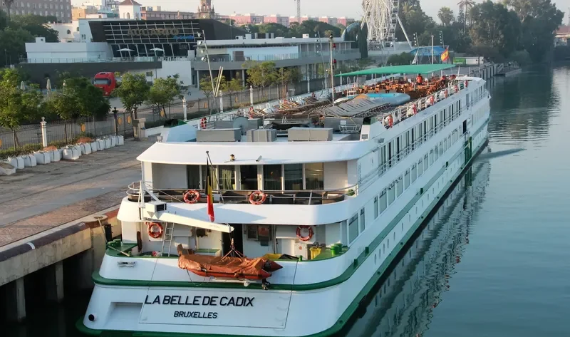 LA BELLE DE CADIX Passenger Ship IMO 9068938 photo 4