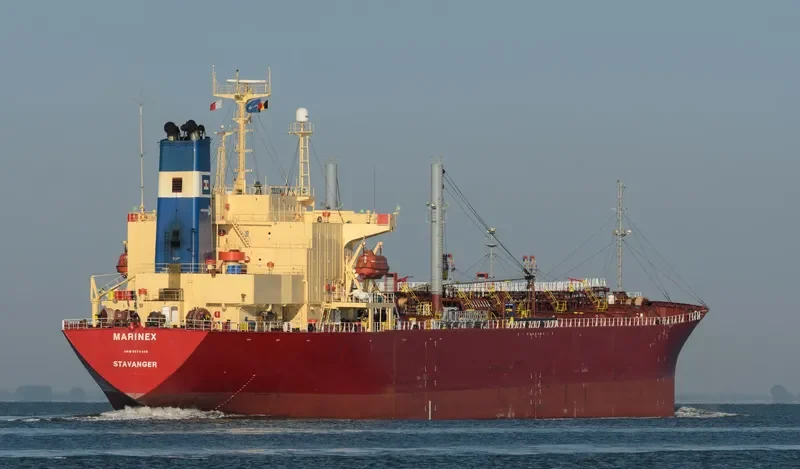 BRAVE WORTH Tanker IMO 9074420 photo 2