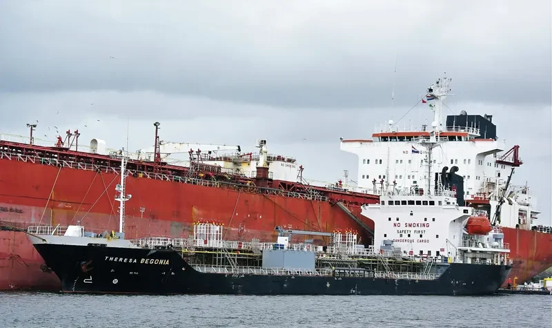 THERESA BEGONIA Tanker IMO 9078103 photo 2