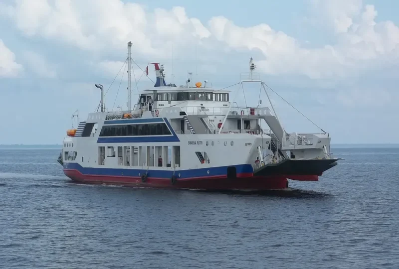 SWARNA PUTRI Ro-Ro IMO 9078775
