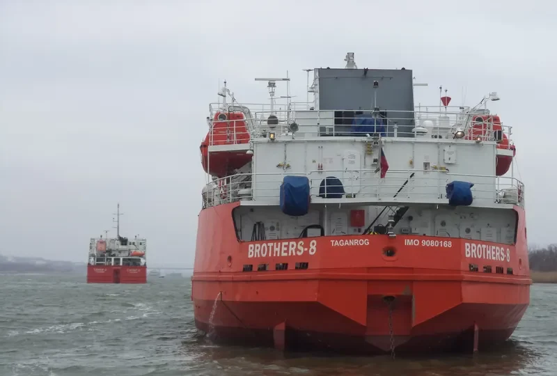 BROTHERS 8 Tanker IMO 9080168 photo 3