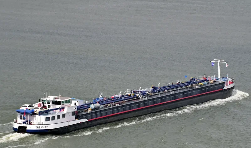 TREASURY Tanker IMO 9095864 photo 4