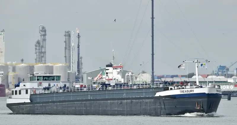 TREASURY Tanker IMO 9095864 photo 9