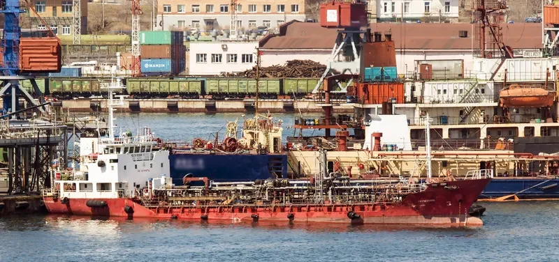 TRUZHENIK Tanker IMO 9100451 photo 3