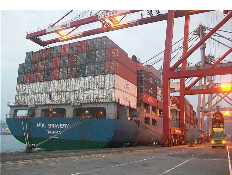 MOL BRAVERY Container Ship IMO 9101596