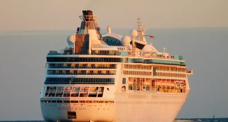GRANDEUR OF THE SEAS Passenger Ship IMO 9102978