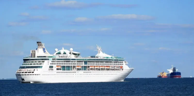 GRANDEUR OF THE SEAS Passenger Ship IMO 9102978 photo 6