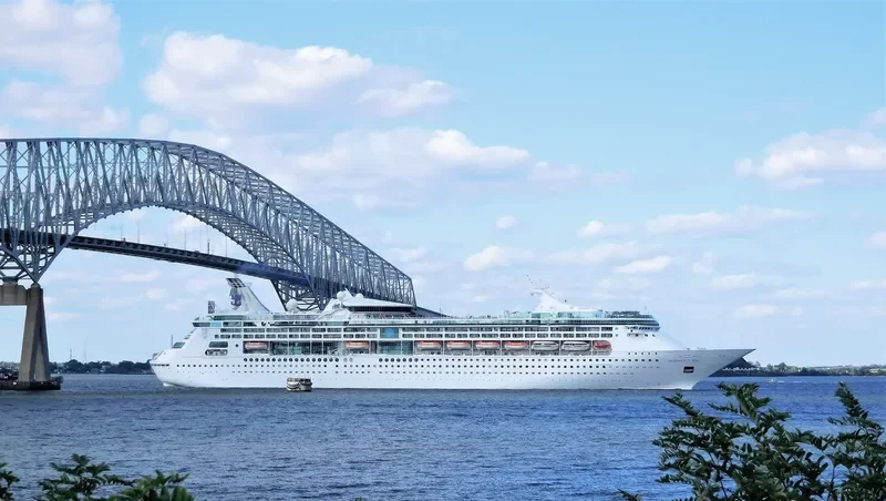 GRANDEUR OF THE SEAS Passenger Ship IMO 9102978 photo 8