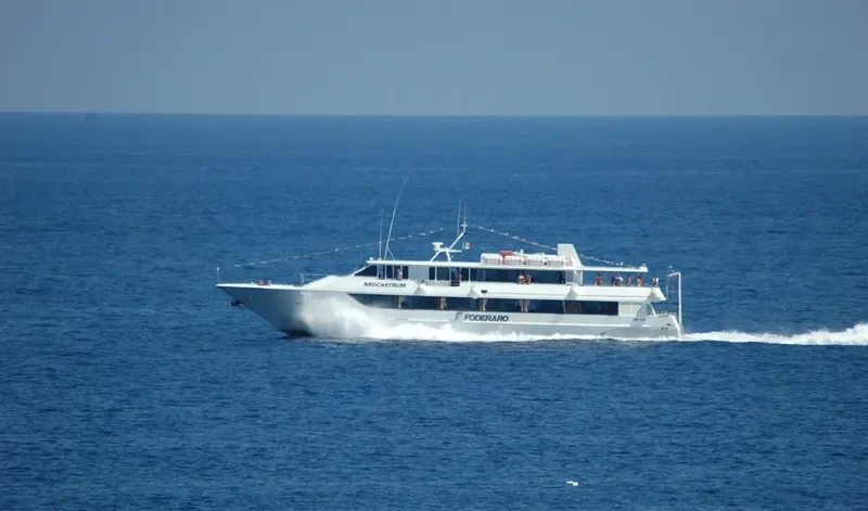 EOLIAN KING Passenger Ship IMO 9103001 photo 3