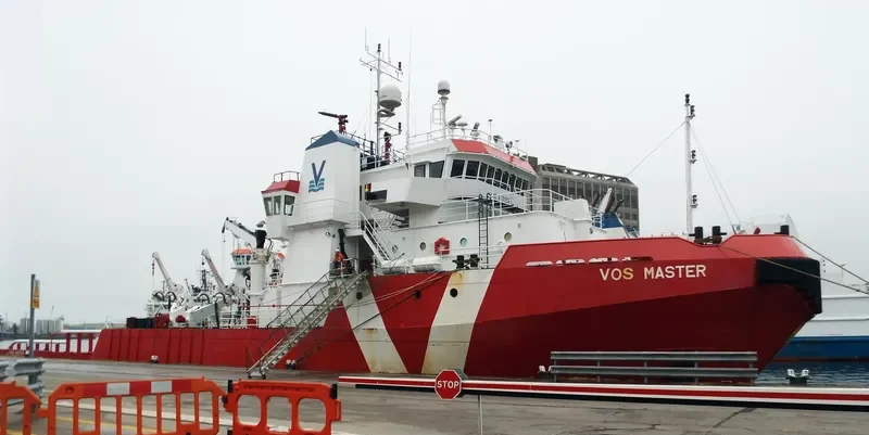 VOS MASTER Offshore Vessel IMO 9103893 photo 4