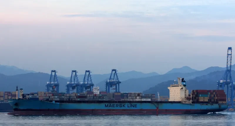 SEA LAND COMET Container Ship IMO 9106182
