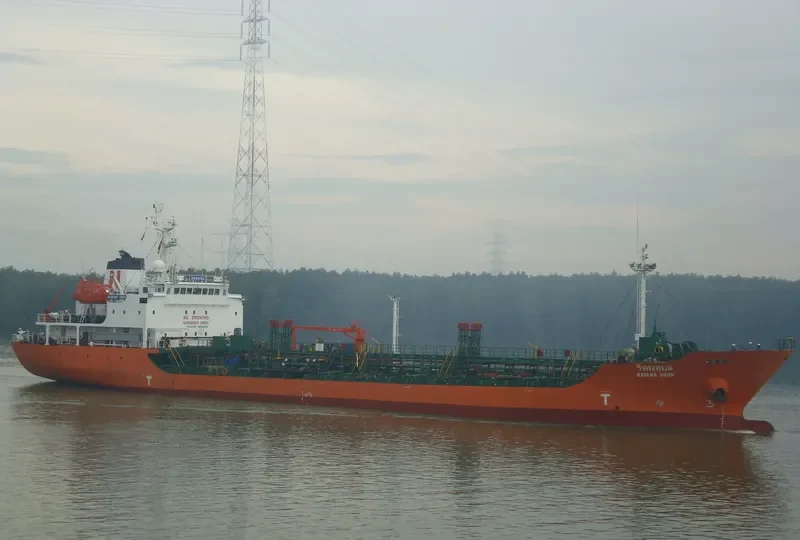 GRIYA MELAYU Tanker IMO 9109158 photo 4