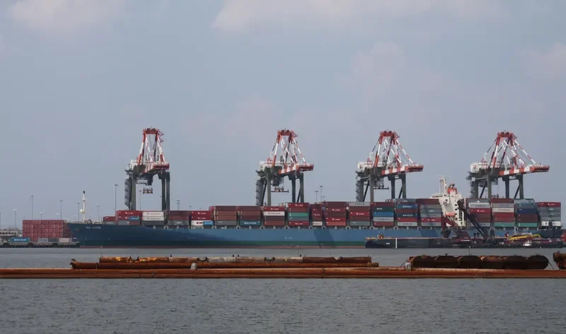 MOL LOIRE Container Ship IMO 9110042 photo 8