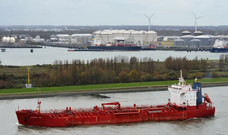 CHAMPION TIDE Tanker IMO 9112117 photo 3