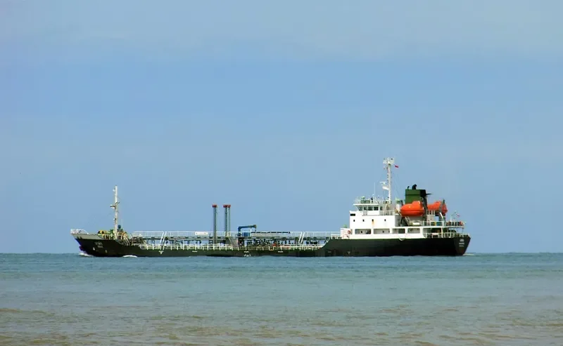 AMA Tanker IMO 9114983 photo 3