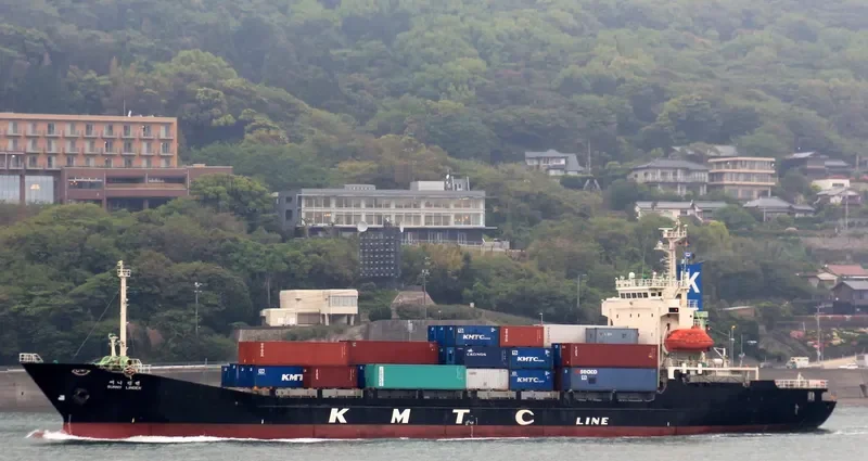 SUNNY LINDEN Container Ship IMO 9115779 photo 4