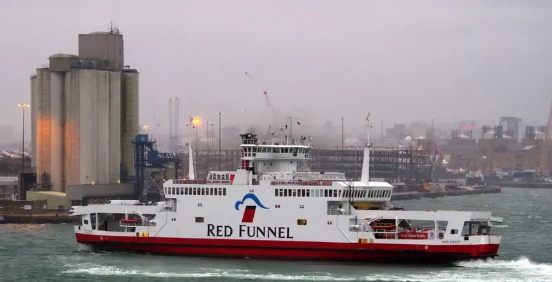RED EAGLE Ro-Ro IMO 9117337 photo 2