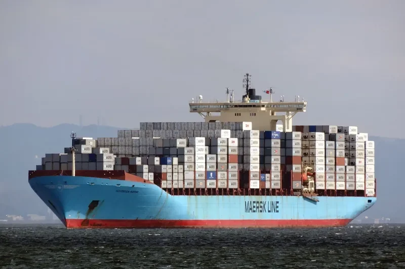 SOVEREIGN MAERSK Container Ship IMO 9120841 photo 4