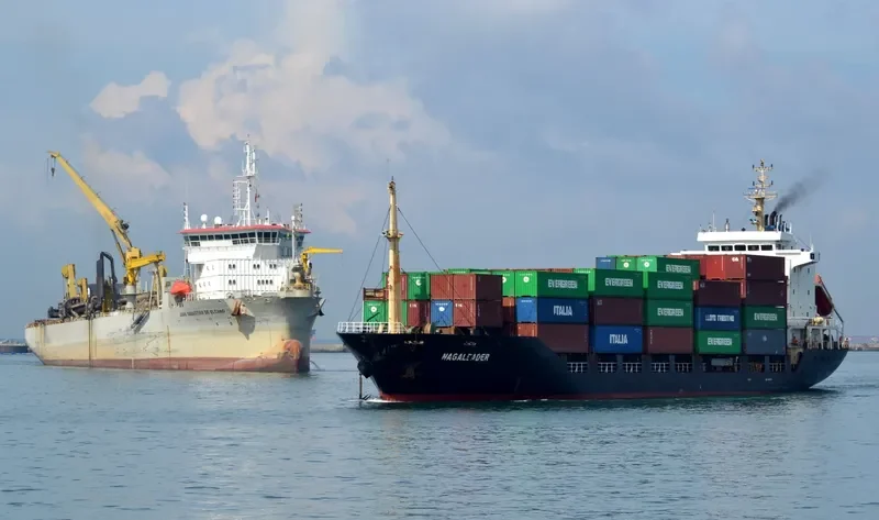 NAGALEADER Container Ship IMO 9122306 photo 4
