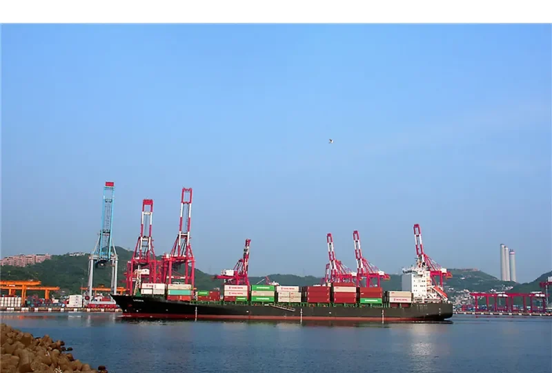 LINDAVIA Container Ship IMO 9122435 photo 5