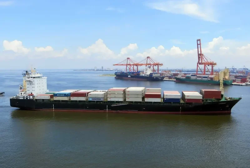 LINDAVIA Container Ship IMO 9122435 photo 9