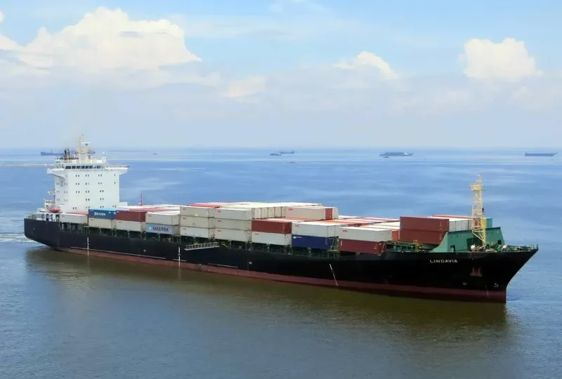 LINDAVIA Container Ship IMO 9122435 photo 10