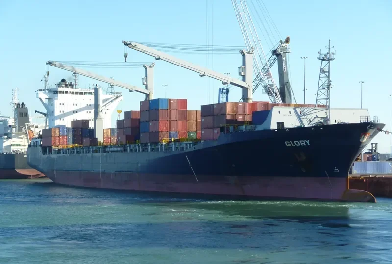 GLORY Container Ship IMO 9124378 photo 2