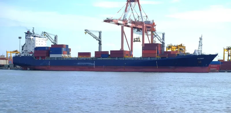 GLORY Container Ship IMO 9124378 photo 3
