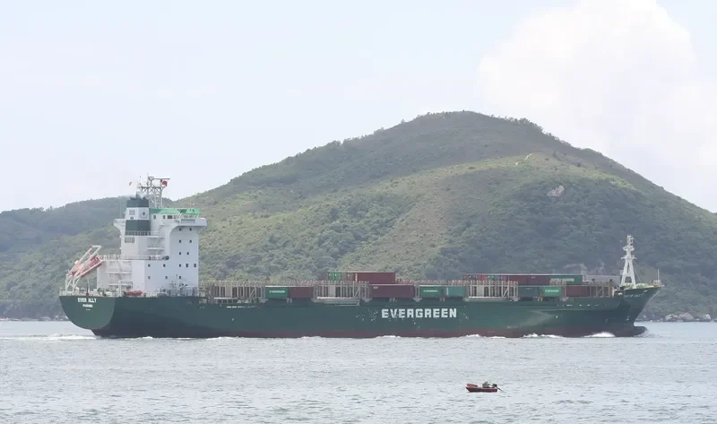 EVER ALLY Container Ship IMO 9130511 photo 6