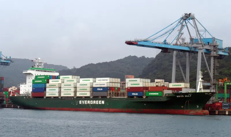 EVER ALLY Container Ship IMO 9130511 photo 9