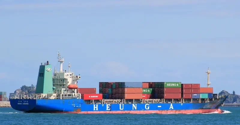 HEUNG A SINGAPORE Container Ship IMO 9131060 photo 3