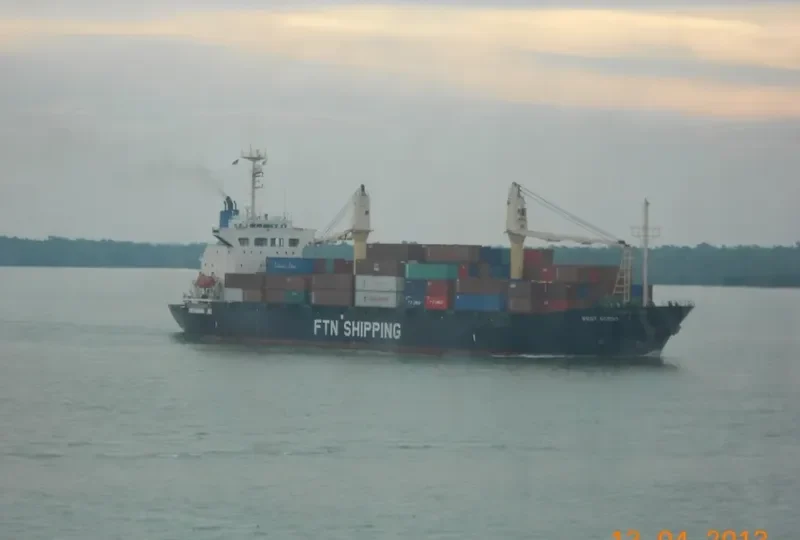 WEST SCENT Container Ship IMO 9132703 photo 4
