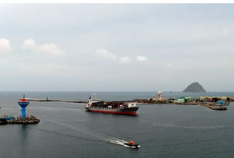 WAN HAI 161 Container Ship IMO 9132894 photo 10