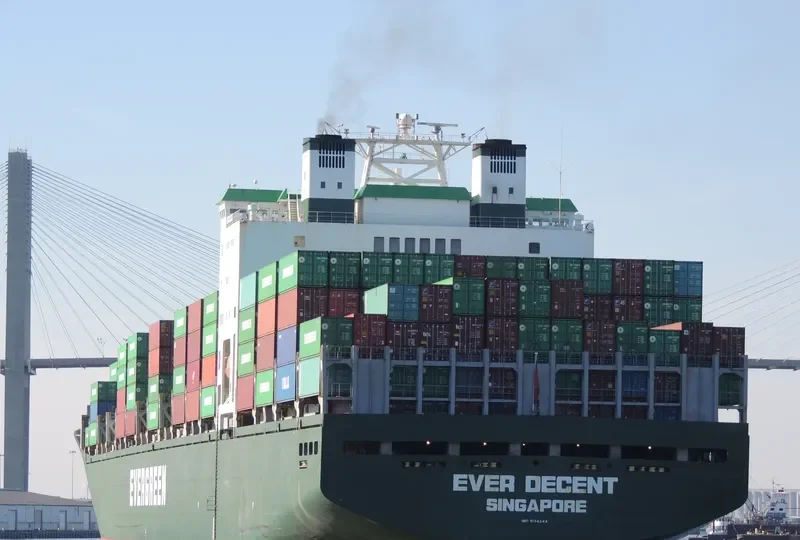 EVER DECENT Container Ship IMO 9134244 photo 6