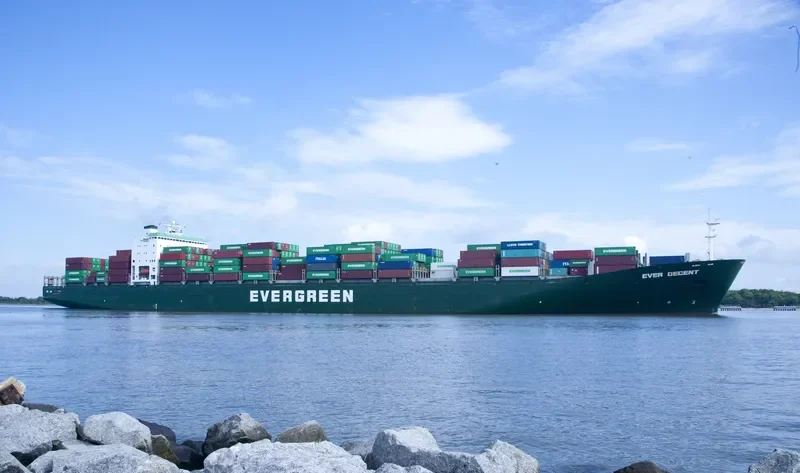 EVER DECENT Container Ship IMO 9134244 photo 9