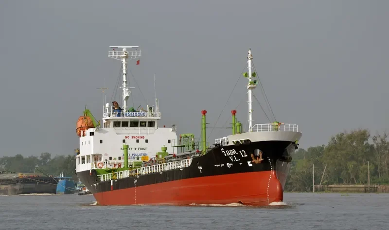 V.L.12 Tanker IMO 9134957 photo 2
