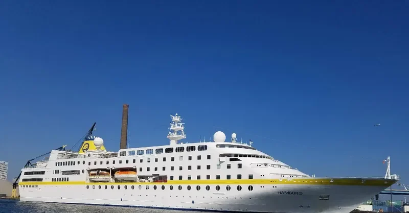 HAMBURG Passenger Ship IMO 9138329 photo 6