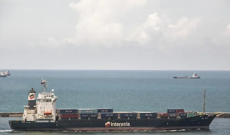 IAL 001 Container Ship IMO 9140061 photo 3