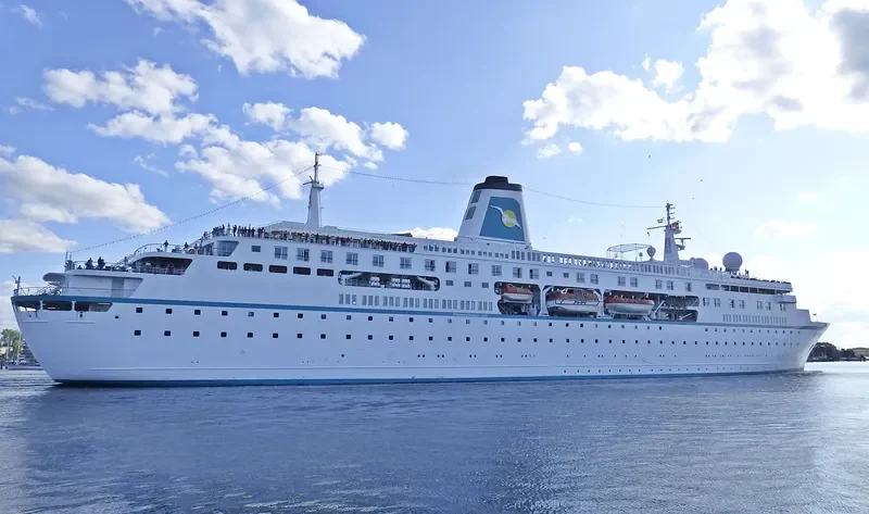 DEUTSCHLAND Passenger Ship IMO 9141807 photo 3