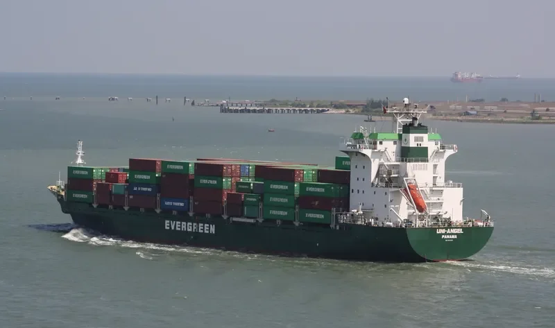 UNI ANGEL Container Ship IMO 9143350 photo 2