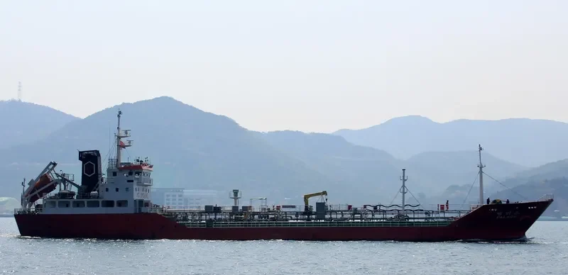 PALACE Tanker IMO 9143893 photo 7