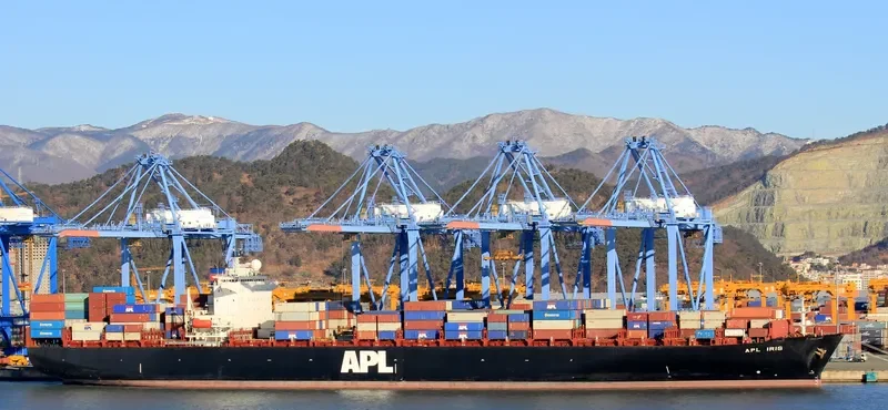APL IRIS Container Ship IMO 9144768 photo 7